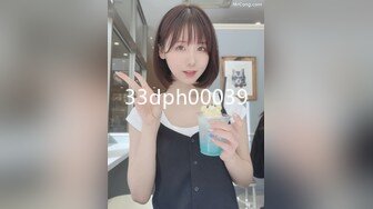 [MP4]甜美文静小姐姐！学生制服双马尾！没穿内裤无毛嫩穴，玻璃抽插猛捅