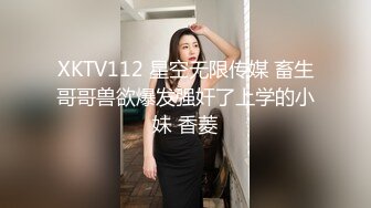 一个中年丈夫命令他的下属在她丈夫面前操一个年轻的妻子