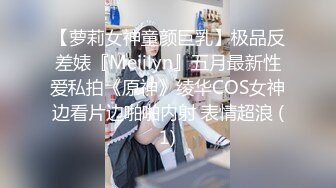 监控偷拍女儿都上大学了,在爸爸面前还不注意形象,天气再热吃饭也不能把衣服都脱了啊