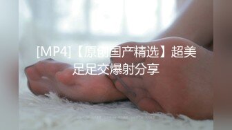 十月最新推特收费群流出??男扮女装潜入水上乐园偷拍美女换衣洗澡?陰毛旺盛Vs吊钟大奶小姐姐