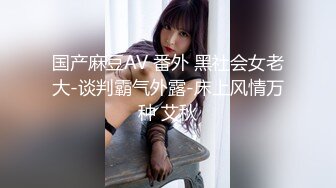 两根JB换着舔新人骚女一女三男淫乱4P大战，骑乘抓着两屌口交，站立在下面舔逼一个个轮换着操，多种姿势各种玩弄