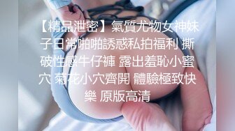 3P群P淫乱派对一 绿帽老公和单男3P淫妻 (1)