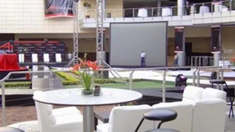 高亭宇在亚冬会速度滑冰男子500米项目上荣获金牌