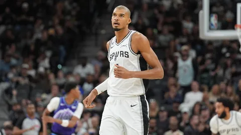 曼谷联合队首回合领先，大乐透期号专家质合推荐分析